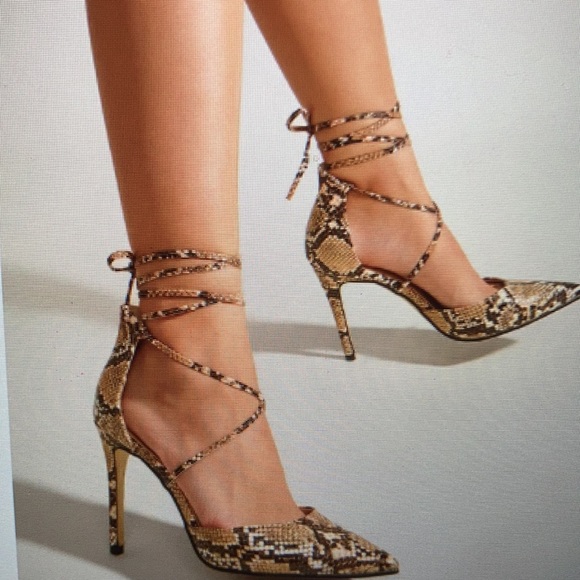 Stylish ankle straps - Picture 2 of 2